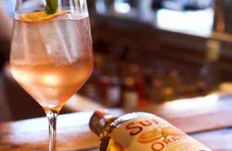 LA RECETA SUAU DEL VERANO 'COLOMA': un atardecer rosa en una copa' -   