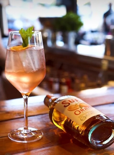 LA RECETA SUAU DEL VERANO COLOMA: un atardecer rosa en una copa